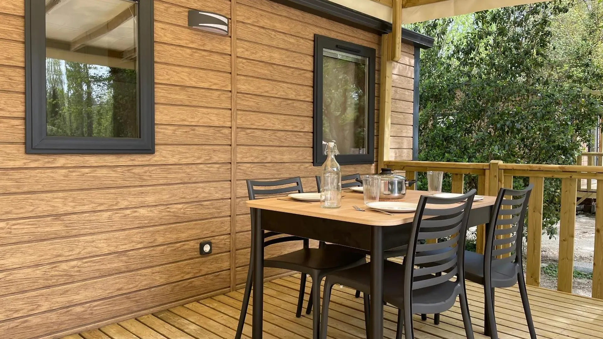 Camping Lodges & Nature - 71 Avignon France